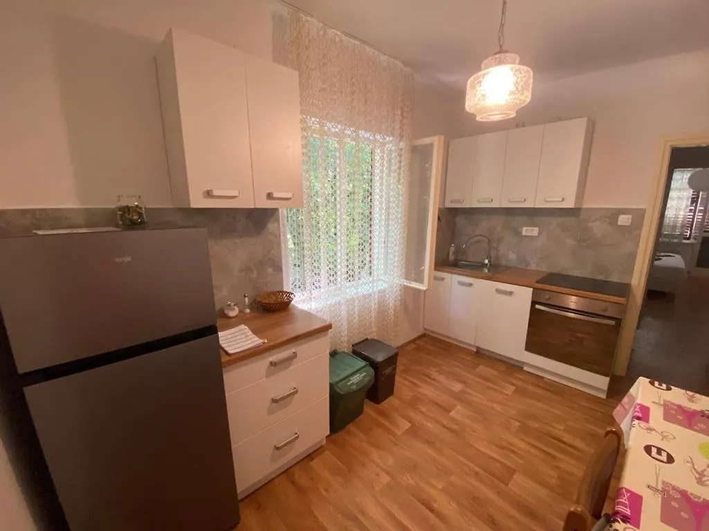 Apartmani Dvojak Njivice Croatia