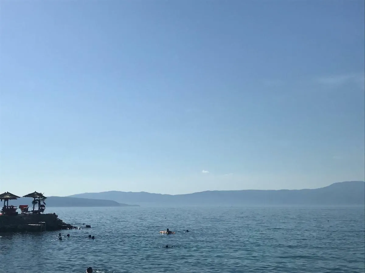 Apartment Apartmani Dvojak Njivice Croatia